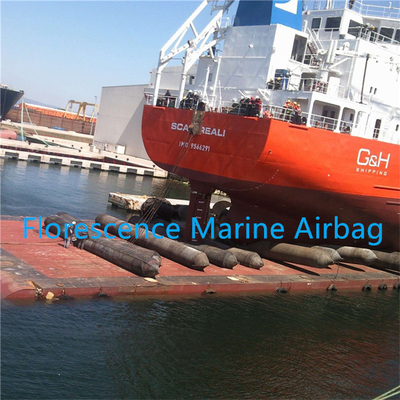 Statek uruchamiający morską poduszkę powietrzną do podnoszenia zatopionego statku
