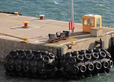Zabezpiecza wojskowe porty i nabrzeża Pneumatyczny amortyzator morski Yokohama