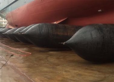 Statek uruchamiający morskie gumowe poduszki powietrzne o zoptymalizowanym układzie strukturalnym